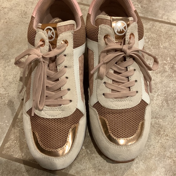 Like new Michael Kors Rose Gold sneakers - Picture 2 of 6